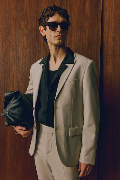 Узкая куртка с простой застежкой- Заказать в России