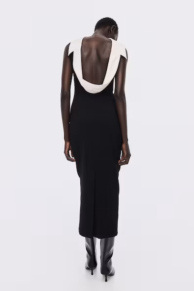 Платье с открытой спиной