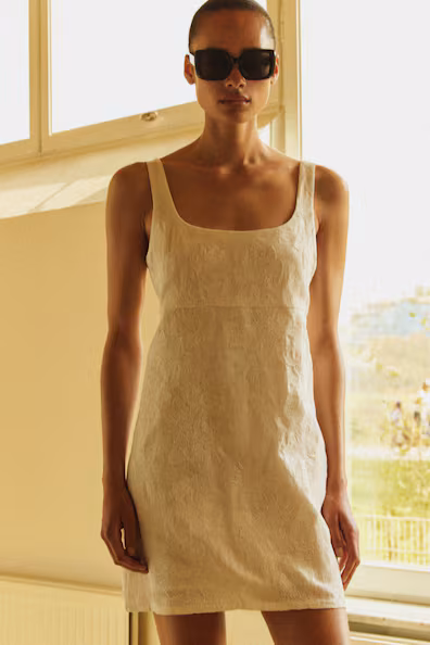 Мини-платье с вышивкой- Заказать в России