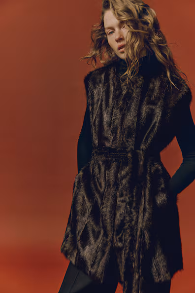 Жилет с завязывающимся ремнем- Заказать в России