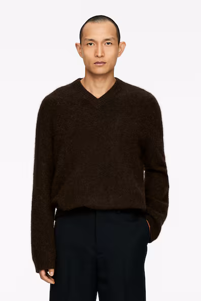 Свитер из альпаки в свободном стиле