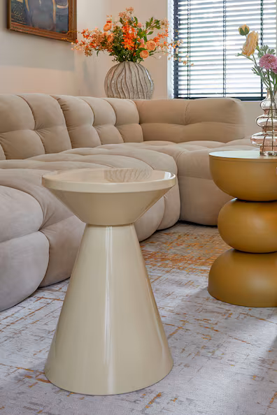 Металлический боковой столик