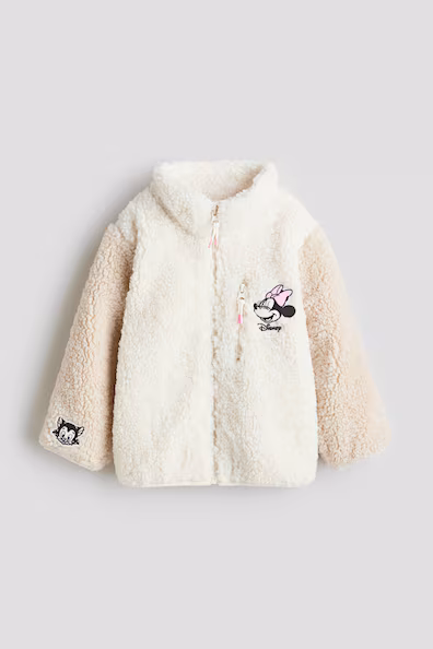 Плюшевое пальто с аппликациями