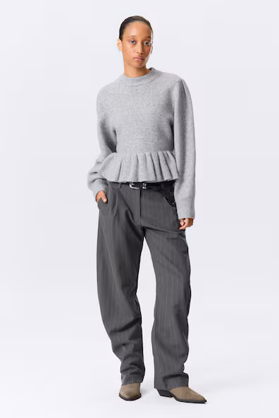 H&M Свитер с украшенной баской