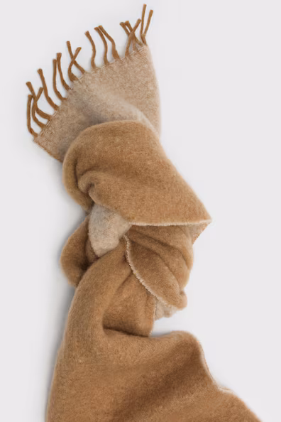 Шарф из легкой ткани