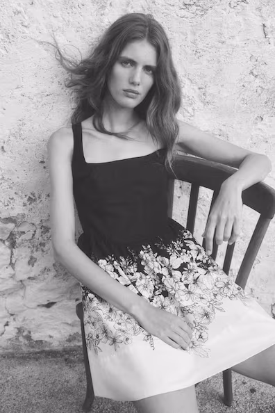 Платье с расклешенной юбкой- Заказать в России