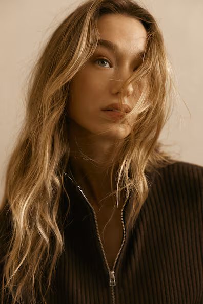 Свитер из вязаного рубчика с молнией