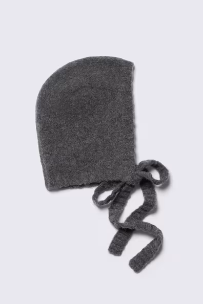 Шапка из легкой ткани с бантом- Заказать в России