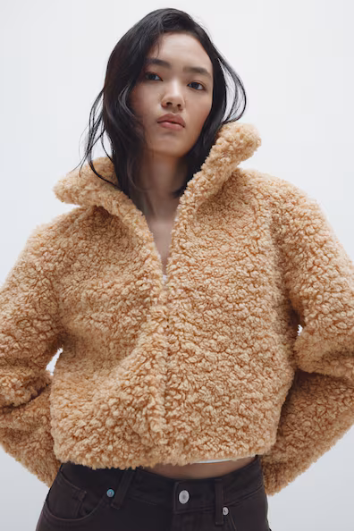 Короткое пальто из искусственного меха- Заказать в России