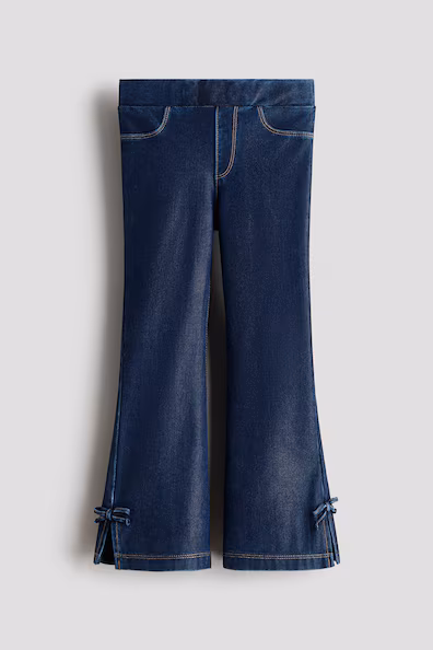 Леггинсы-джеггинсы с расклешенной брючиной, визуально напоминающие джинсу- Заказать в России