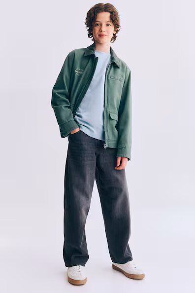 Джинсы с расклешенными штанинами- Заказать в России