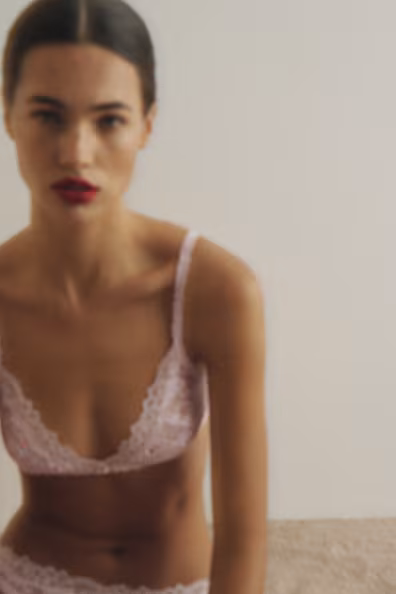 Мягкий бюстгальтер из кружева- Заказать в России