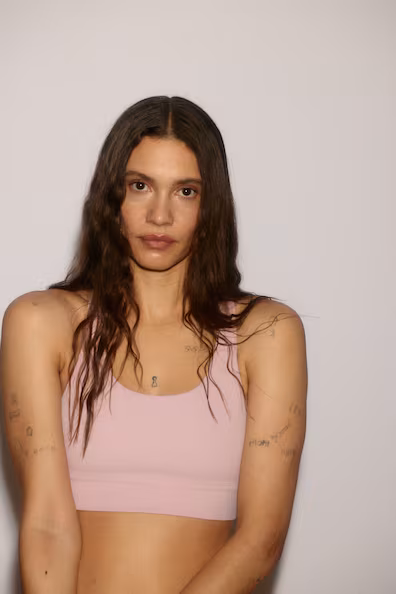 Спортивный бюстгальтер средней поддержки с SOFTMOVE™