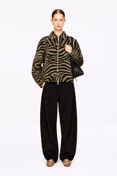 Плащ в стиле жаккард- Заказать в России