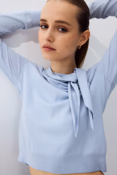 Свитер с воротником-хомутом