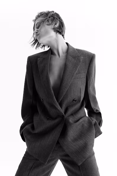 Шерстяной блейзер с застежкой на пуговице- Заказать в России