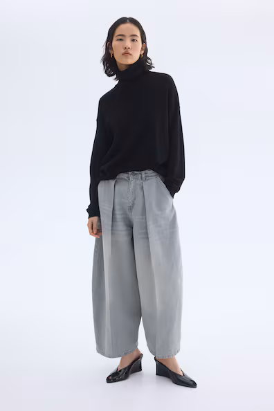 Джинсы BARREL LEG с обычной посадкой- Заказать в России