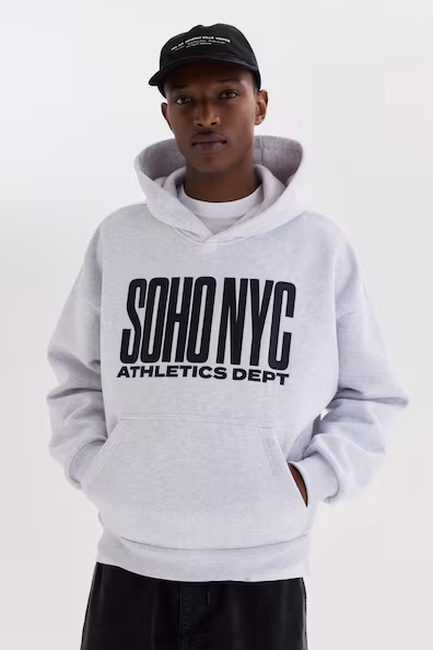 Худи с капюшоном свободного кроя