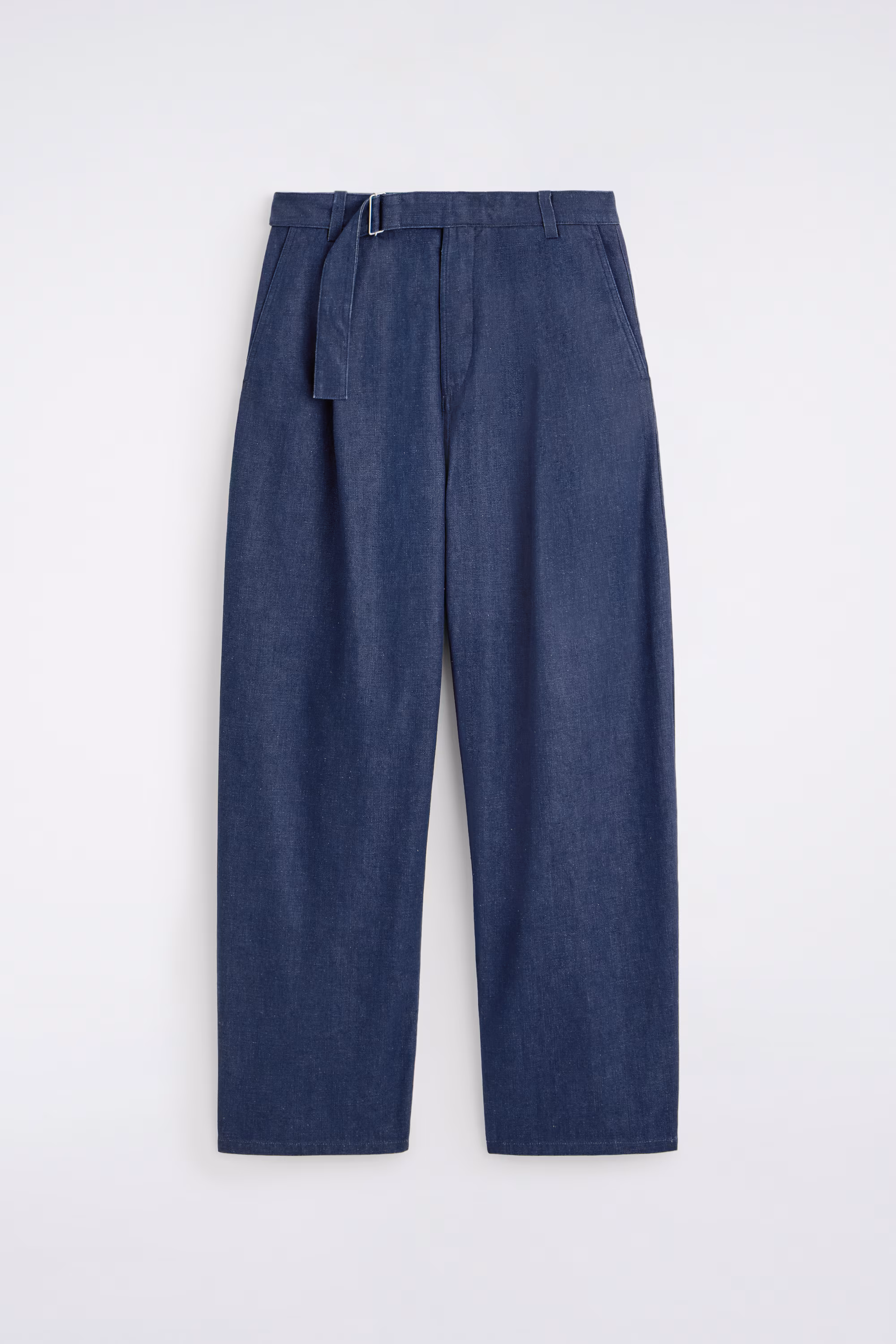 Джинсы из денима с поясом, свободного кроя и барабанной ногой- Заказать в России