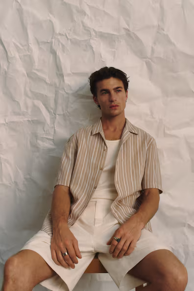 Рубашка курортного типа из смесового лиоцелла с классическим кроем REGULAR FIT- Заказать в России