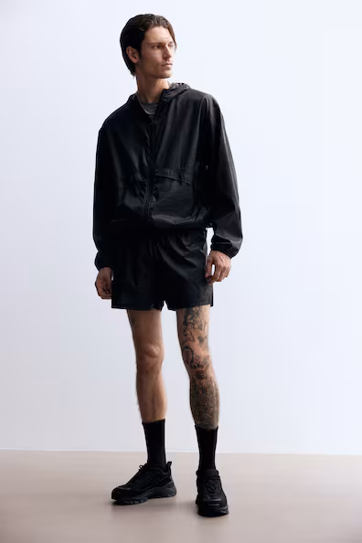 Шорты для бега короткие с технологией DRYMOVE™- Заказать в России