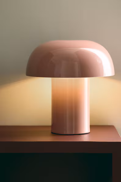 Настольная лампа из металла