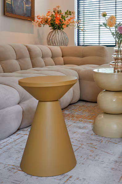 Металлический боковой столик