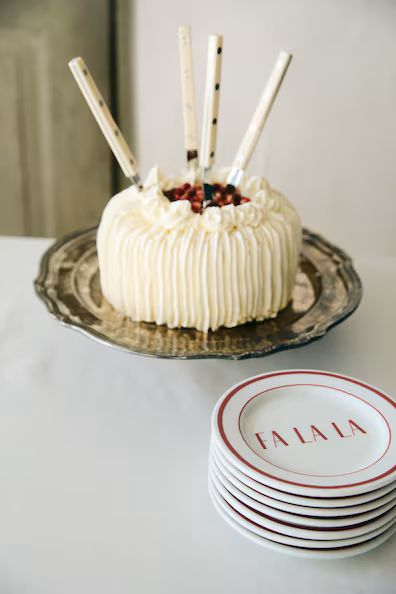 H&M Набор из 4 маленьких тарелок из фарфора