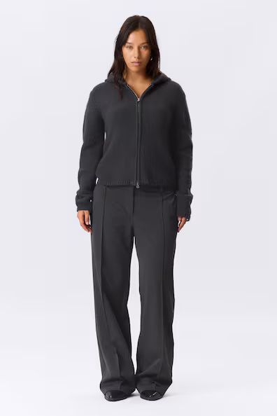 Брюки с пониженной талией и прямым кроем- Заказать в России