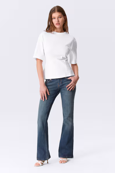 Футболка приталенная с деталями складок- Заказать в России