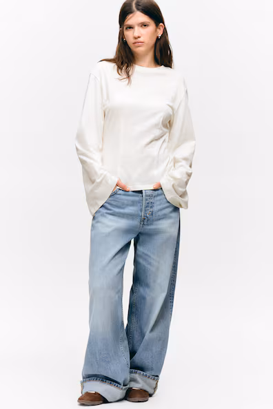 Футболка с длинным рукавом приталенного покроя