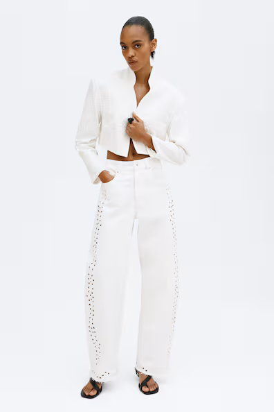 Джинсы с английской вышивкой