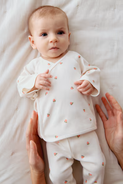 Комплект свитера с переплетением и леггинсов