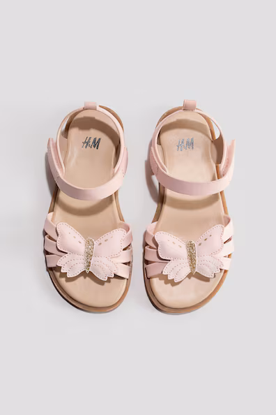 Сандалии с аппликациями- Заказать в России