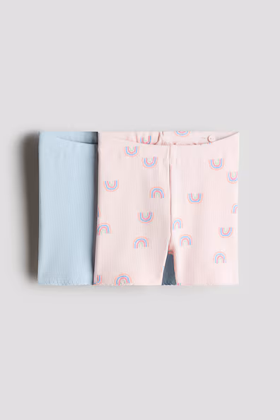 Пара костюмов в рубчик велосипедиста