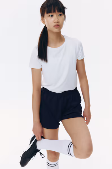 Футбольные шорты с технологией drymove™- Заказать в России