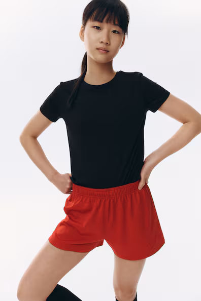 Футбольные шорты с технологией drymove™- Заказать в России