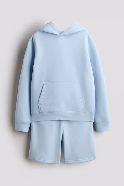 Костюм со свитшотом с капюшоном и шортами- Заказать в России