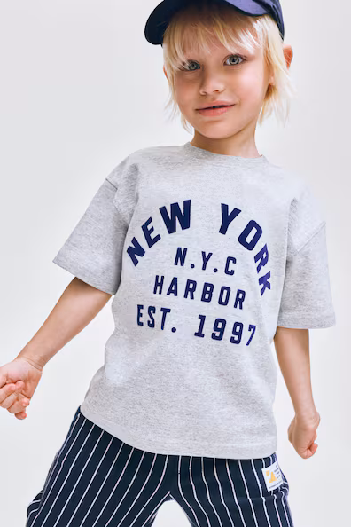 Футболка с аппликациями- Заказать в России