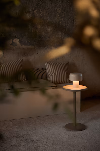 Перезаряжаемая настольная лампа- Заказать в России