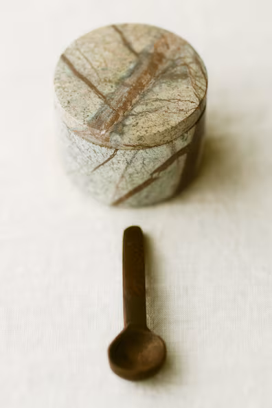 Солонка из мрамора