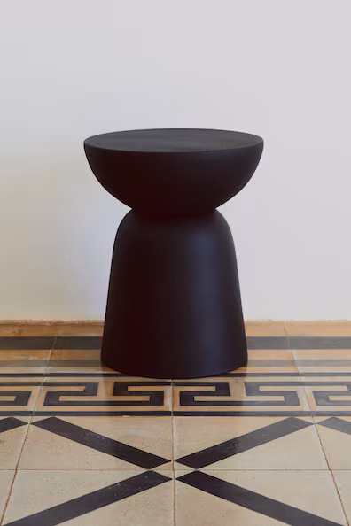 Наружный металлический столик для подставки- Заказать в России