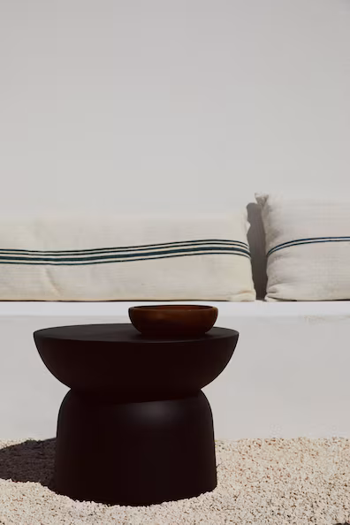 Низкий наружный металлический столик- Заказать в России