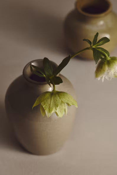 Миниатюрный кувшин из терракоты