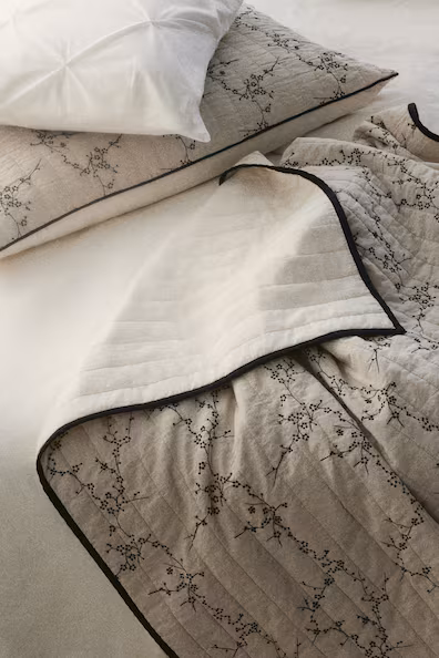 Плед из смеси льна с вышивкой- Заказать в России