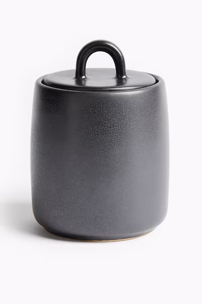 Глиняный горшок