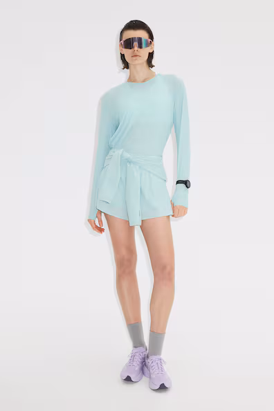 Спортивный топ с технологией drymove™