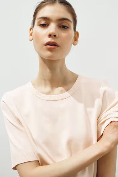 Свитер из тонкого трикотажа