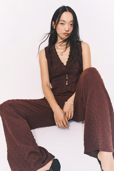 Жилет из тонкой вязаной ткани