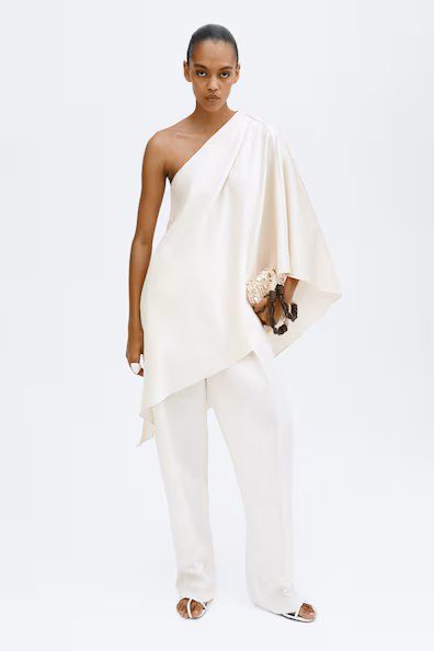 Топ из атласа с открытым плечом- Заказать в России